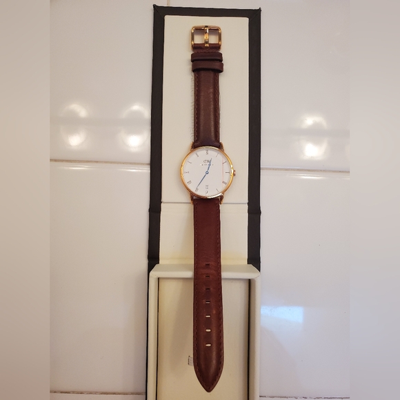New! David Wellington Women's Watch - Picture 4 of 4